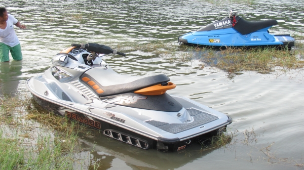ขาย Seadoo 255แรงม้า ปี2009 130ชั่วโมง แรงพอๆกับ260 208000ไม่รวมที่ลาก ราคานี้ให้ไวเลยครับ เรือพร้อมใช้ 0868333360