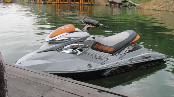ขาย Seadoo 255แรงม้า ปี2009 130ชั่วโมง แรงพอๆกับ260 208000ไม่รวมที่ลาก ราคานี้ให้ไวเลยครับ เรือพร้อมใช้ 0868333360