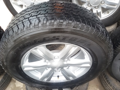 ขายล้อISUZU Mu-X New ISUZU17 ยางปี 1515  4 ล้อ