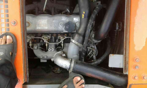 ขาย HITACHI ZX135US มาใหม่คับ  เก่าญี่ปุ่น  เครื่องดี ปั๊มสวย ลองระบบกันได้ทุกวัน โทร 081-3848169  คมศักดิ์