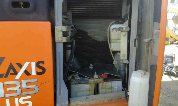 ขาย HITACHI ZX135US มาใหม่คับ  เก่าญี่ปุ่น  เครื่องดี ปั๊มสวย ลองระบบกันได้ทุกวัน โทร 081-3848169  คมศักดิ์