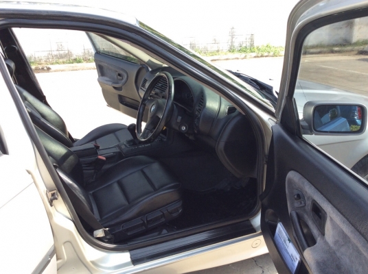 ขายรถสวยๆมือเดียวป้ายแดง BMW E36 318i ปี93 เครื่องเดิม M40 เกียร์ธรรมดา เพาเวอร์ ไฟฟ้าทั้งคัน ภายในสวยมากดำดุเบาะดำสะอาดเอี่ยม แอร์หนาว ตัวถังเดิมๆดีมากไม่มีชนเดิมทั้งคัน สีเงาสวย เครื่องแน่นขับสนุก ช่วงล่างดี รถสวย มือเดียวป้ายแดงครับ พร้อมใช้ครับ