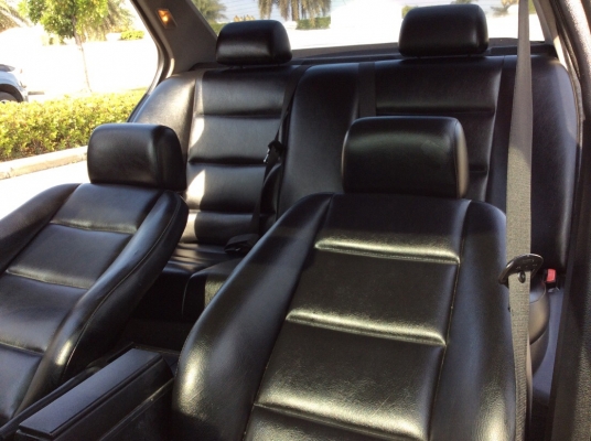 ขายรถสวยๆมือเดียวป้ายแดง BMW E36 318i ปี93 เครื่องเดิม M40 เกียร์ธรรมดา เพาเวอร์ ไฟฟ้าทั้งคัน ภายในสวยมากดำดุเบาะดำสะอาดเอี่ยม แอร์หนาว ตัวถังเดิมๆดีมากไม่มีชนเดิมทั้งคัน สีเงาสวย เครื่องแน่นขับสนุก ช่วงล่างดี รถสวย มือเดียวป้ายแดงครับ พร้อมใช้ครับ