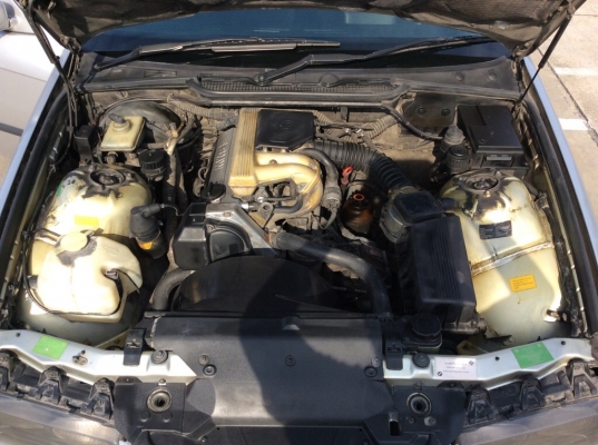 ขายรถสวยๆมือเดียวป้ายแดง BMW E36 318i ปี93 เครื่องเดิม M40 เกียร์ธรรมดา เพาเวอร์ ไฟฟ้าทั้งคัน ภายในสวยมากดำดุเบาะดำสะอาดเอี่ยม แอร์หนาว ตัวถังเดิมๆดีมากไม่มีชนเดิมทั้งคัน สีเงาสวย เครื่องแน่นขับสนุก ช่วงล่างดี รถสวย มือเดียวป้ายแดงครับ พร้อมใช้ครับ