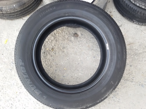 ขายยาง235/60/18 ปี 4412 DUNLOP 2 เส้น