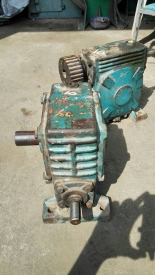 ** เหลือ 1 ตัว ** วอร์มเกียร์ทด TS Made in Japan เบอร์ 100 ทด 1:10 พร้อมใช้งาน มาคู่สวยๆครับ.