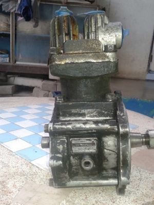 ขายปั๊มลมร็อคเล็ก 6BG1 ราคาถูกๆ