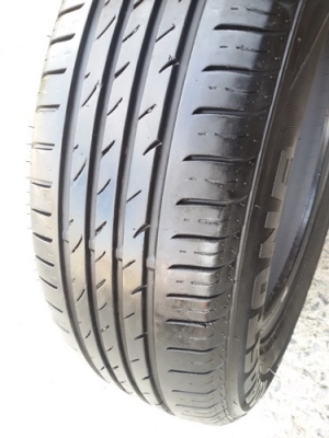 ขายยยาง195/65/15 ปี 3214 ROADSTONE 4 เส้น