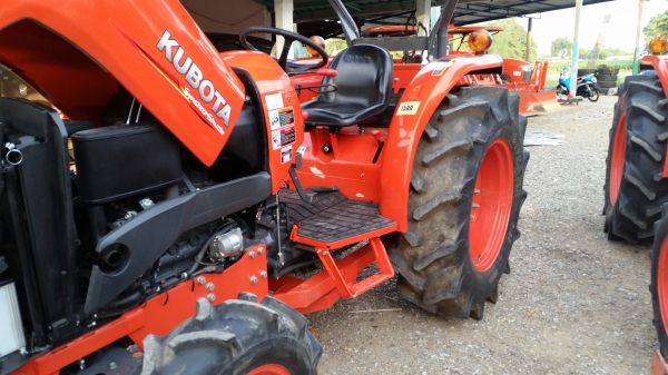 ขายรถไถคูโบต้า KUBOTA L4708 (4WD) สีเดิมจากโรงงานทั้งคัน ขายรถไถคูโบต้า KUBOTA L4708 (4WD) สีเดิมจากโรงงานทั้งคัน