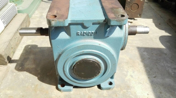 Sell>> วอร์มเกียร์ทด RADICON Made in England เบอร์ 120 ทด 1:70 เพลาออก 2 ทาง สภาพป้ายแดง สด แน่น ไม่มีช้ำใหม่มากๆครับ.