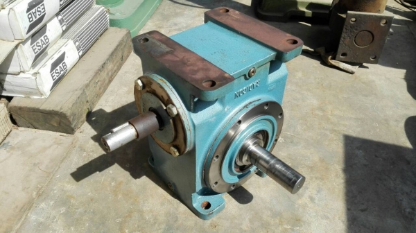 Sell>> วอร์มเกียร์ทด RADICON Made in England เบอร์ 120 ทด 1:70 เพลาออก 2 ทาง สภาพป้ายแดง สด แน่น ไม่มีช้ำใหม่มากๆครับ.