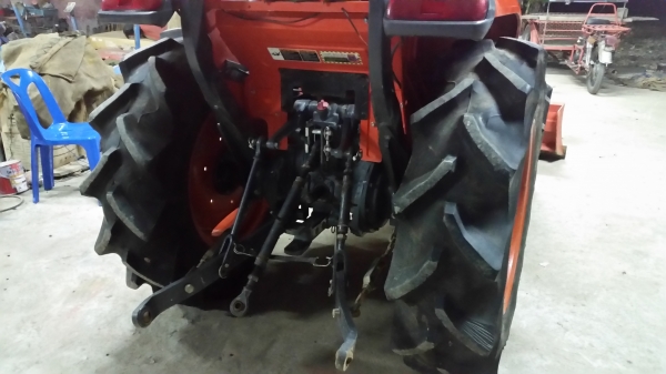 ขายรถไถคูโบต้า  KUBOTA   L 3608SP พร้อมชุดใบมีดดันหน้าคานล่าง