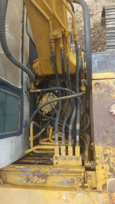 ขายรถแบคโฮ KOMATSU PC60-5 มีไลหัวกระแทก ราคา 300000