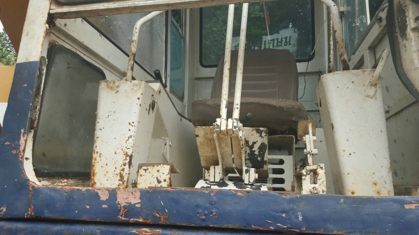 ขายรถแบคโฮ KOMATSU PC60-5 มีไลหัวกระแทก ราคา 300000