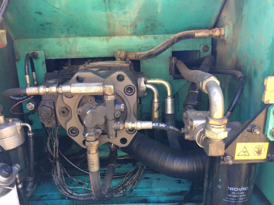 รถแบคโฮ  KOBELCO  YN - 12  ( รถทำงาน 1x,5xx ชม. )    สนใจติดต่อ  081 - 6079515