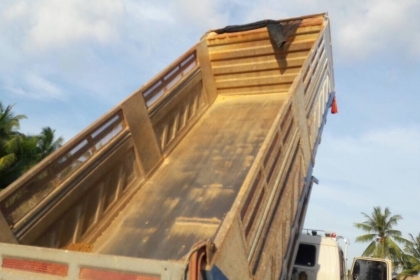 รถอีซุซุ 10 ล้อดั้ม FXZ 270 แรงม้า ปี 39.   สนใจติดต่อ  081 - 6079515