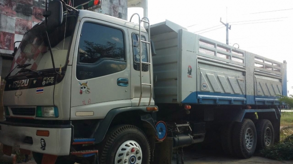 รถอีซุซุ 10 ล้อดั้ม FXZ 270 แรงม้า ปี 39.   สนใจติดต่อ  081 - 6079515