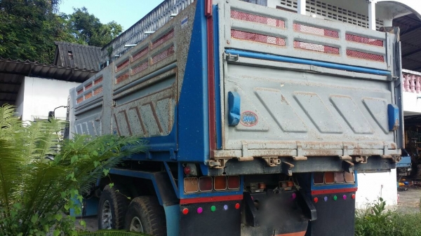 รถอีซุซุ 10 ล้อดั้ม FXZ 270 แรงม้า ปี 39.   สนใจติดต่อ  081 - 6079515