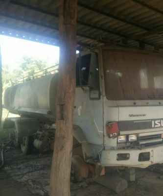 สิบล้อ อีซูซุ 195นางฟ้าแท้ 2เพา บรรทุกน้ำถัง14,000ลิต สภาพเดิมๆ ขายตามสภาพรถจอดนาน (ไม่มีเล่มทะเบียน) ราคาถูกๆขายรวม 2คัน 750,000บ ราคารวม 2คัน มีใบซื้อขายให้ ครับ สิบล้อ อีซูซุ 195นางฟ้าแท้ 2เพา บรรทุกน้ำถัง14,000ลิต สภาพเดิมๆ ขายตามสภาพรถจอดนาน (ไม่มีเล่มทะเบียน) ราคาถูกๆขายรวม 2คัน 750,000บ ราคารวม 2คัน มีใบซื้อขายให้ ครับ