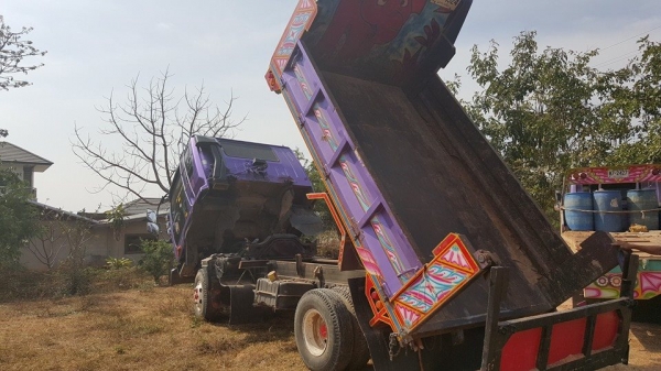 ขาย6ล้อดัมพ์เดก้า195 FRR32 แชชซีสวย แอร์เย็นกระบะดัมพ์5คิว สภาพพร้อมวิ่งงาน