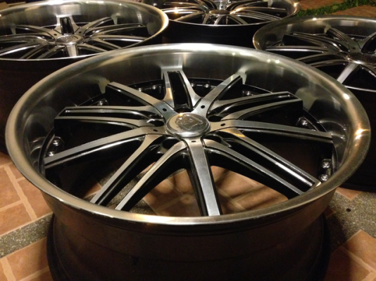 ล้อ Brabus ขอบ 20 สภาพสวย ไม่มีซ่อม พร้อมใช้งาน ราคาไม่แพง