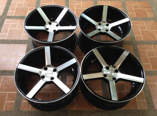 ล้อ Vossen ขอบ17 สภาพสวย พร้อมใช้งาน ราคาไม่แพง