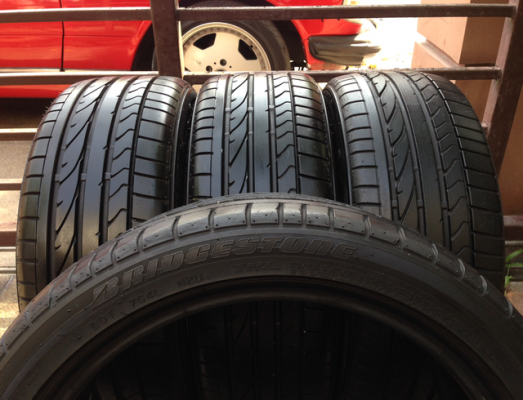 ยาง Bridgestone 205 45 17 ปลายปี12 ดอกสวยพร้อมใช้งาน ราคาไม่แพง