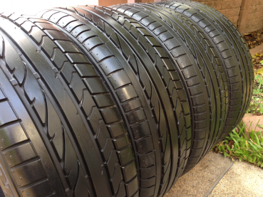 ยาง Bridgestone 205 45 17 ปลายปี12 ดอกสวยพร้อมใช้งาน ราคาไม่แพง