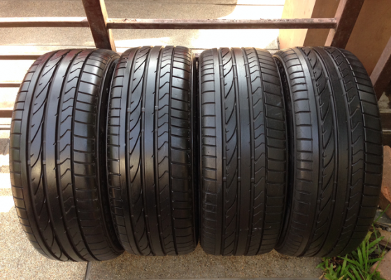 ยาง Bridgestone 205 45 17 ปลายปี12 ดอกสวยพร้อมใช้งาน ราคาไม่แพง