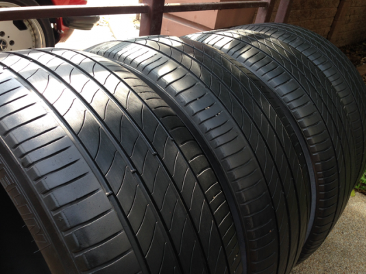 ยาง Michelin 235 55 17 กลางปี13 ดอกสวย พร้อมใช้งาน ราคาไม่แพง