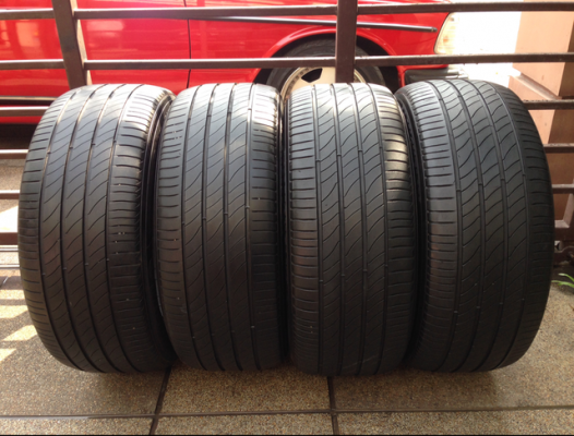 ยาง Michelin 235 55 17 กลางปี13 ดอกสวย พร้อมใช้งาน ราคาไม่แพง