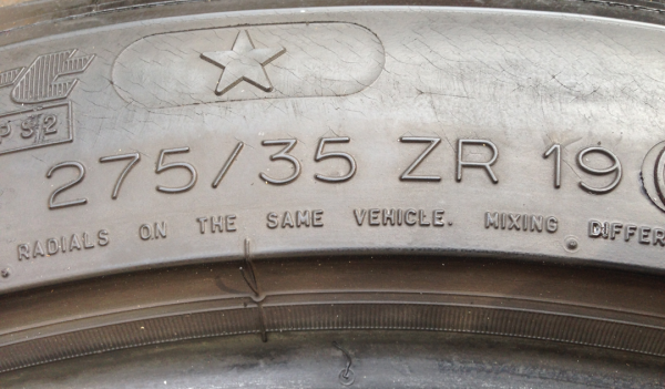 ยาง Michelin pilot sport  หน้า 255 40 19 หลัง 275 35 19 ดอกเต็ม ไม่มีปะ พร้อมใช้งาน ราคาไม่แพง