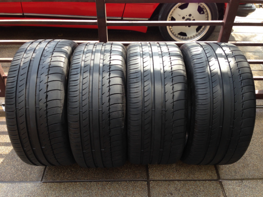 ยาง Michelin pilot sport  หน้า 255 40 19 หลัง 275 35 19 ดอกเต็ม ไม่มีปะ พร้อมใช้งาน ราคาไม่แพง