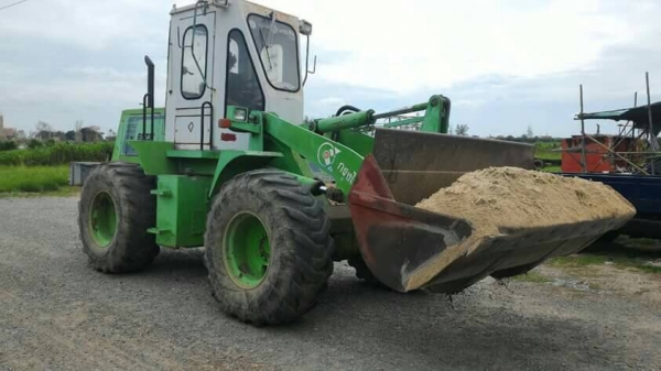 รถตักล้อยางเอวอ่อน kawasaki 60z สภาพดีพร้อมใช้งาน