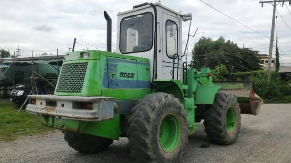 รถตักล้อยางเอวอ่อน kawasaki 60z สภาพดีพร้อมใช้งาน