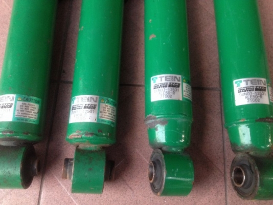 โช้คเเต่ง TEIN เเปลงใส่รถกระบะได้ของเก่าญี่ปุ่นเเท้สภาพสวยเเห้งๆคู่ละ