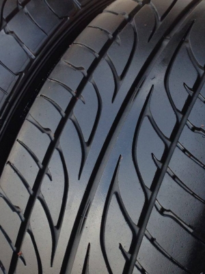 ยาง DUNLOP 205-45-17 ปี 12 2 เส้น 1800  สภาพสวยๆไม่มีปะไม่บวมดอกยางเหลือเยอะวิ่งใด้อีกนานค่ะ