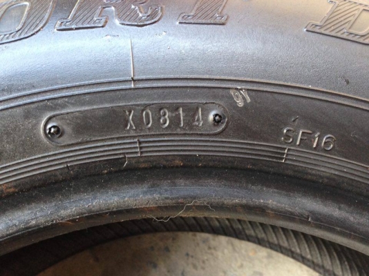 ยาง DUNLOP 205-65-15 ปี 14 4 เส้น 3500  สภาพสวยๆไม่บวมดอกยางเหลือเยอะวิ่งใด้อีกนานค่ะ