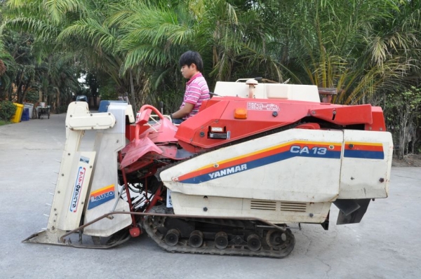 ขายรถเกี่ยว นวดข้าวyanmar ca13 ดีเซล3สูบ แรง สวยเดิมจากญี่ปุ่น 48,000เท่านั้น!!