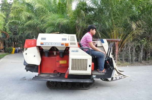 ขายรถเกี่ยว นวดข้าวyanmar ca13 ดีเซล3สูบ แรง สวยเดิมจากญี่ปุ่น 48,000เท่านั้น!!