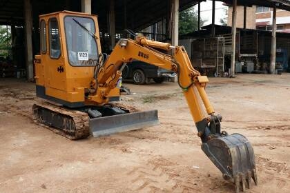 ขายด่วน แม็กโคร KOMATSU PC20 มีตู้เก๋งครับ มีดันหน้า รถสภาพพร้อมใช้งาน รถสภาพสวย เก่านอก เครื่องปั้มดีเรียบร้อยทั้งคันครับ