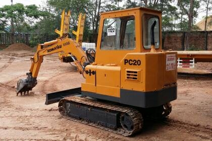 ขายด่วน แม็กโคร KOMATSU PC20 มีตู้เก๋งครับ มีดันหน้า รถสภาพพร้อมใช้งาน รถสภาพสวย เก่านอก เครื่องปั้มดีเรียบร้อยทั้งคันครับ