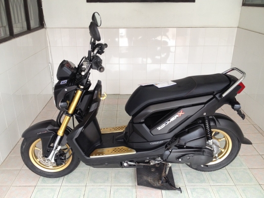 Zoomer-x ตัวTOP โฉมใหม่ สีดำด้าน วิ่ง4000 ปี58 (ของแถม 4 รายการ)