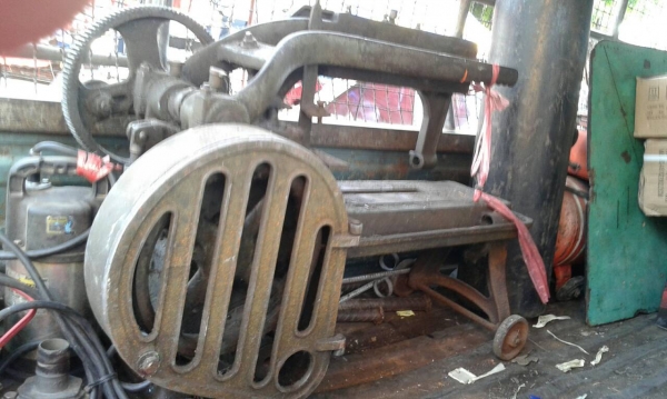 เลื่อยชักตัดเหล็กฮีโร่ตัวใหญ่