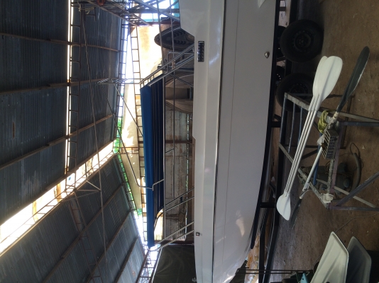 ขายเรือ ลากร่ม