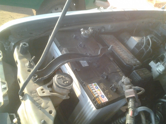 TOYOTA SPORTCRUISER2.5D4D 4x4 ฟรีล็อค โฟวีลปี45 สีเดิมกันร้อนเดิมกะโปรงเดิม คานหน้าเดิม ซอกเดิม ตะเข็บประตูเดิม