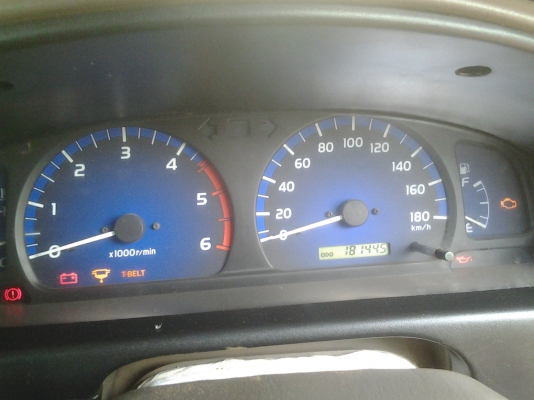 TOYOTA SPORTCRUISER2.5D4D 4x4 ฟรีล็อค โฟวีลปี45 สีเดิมกันร้อนเดิมกะโปรงเดิม คานหน้าเดิม ซอกเดิม ตะเข็บประตูเดิม