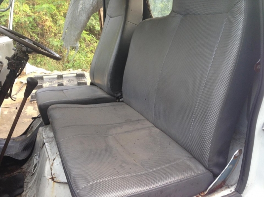 ขายรถ4ล้อ อีซูซุเครื่องC240 เครื่องแน่นแซสซีสวย ไม่มีทะเบียนขายตามสภาพครับ ขาย 47000 บาท