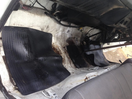 ขายรถ4ล้อ อีซูซุเครื่องC240 เครื่องแน่นแซสซีสวย ไม่มีทะเบียนขายตามสภาพครับ ขาย 47000 บาท