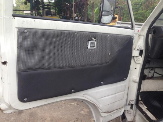 ขายรถ4ล้อ อีซูซุเครื่องC240 เครื่องแน่นแซสซีสวย ไม่มีทะเบียนขายตามสภาพครับ ขาย 47000 บาท